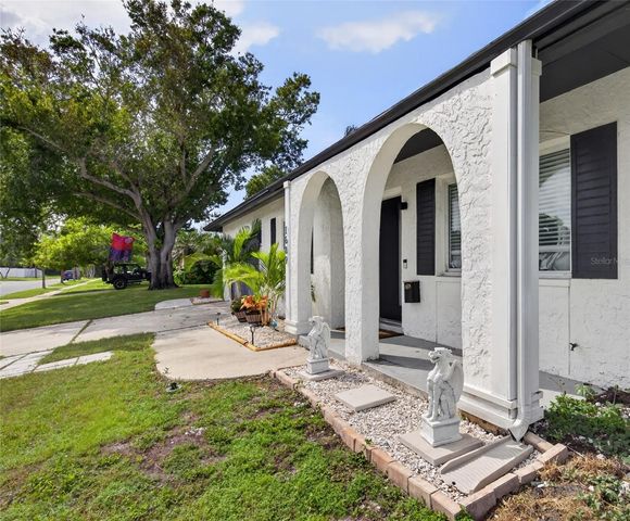 1689 PENNSYLVANIA AVENUE NE, St Petersburg, FL 33703