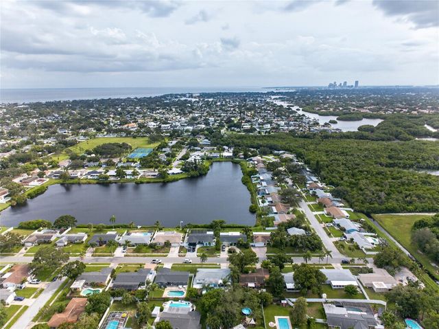 1689 PENNSYLVANIA AVENUE NE, St Petersburg, FL 33703