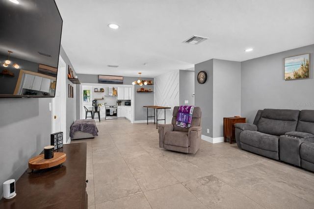 1689 PENNSYLVANIA AVENUE NE, St Petersburg, FL 33703