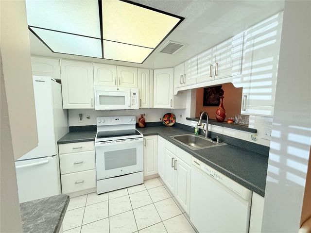 2465 NORTHSIDE DRIVE 604, Clearwater, FL 33761