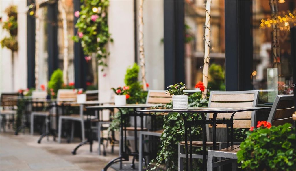 Image 14 of property listing at 1305 4TH STREET 502E, Sarasota, FL 34236