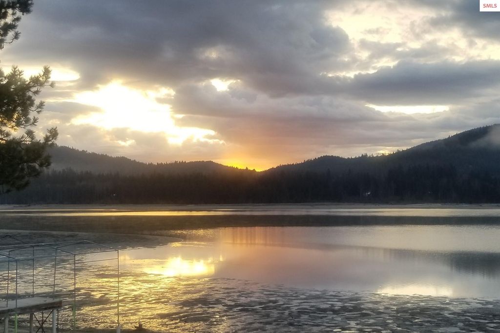 170 Flatwater Lane, Sandpoint, ID 83864