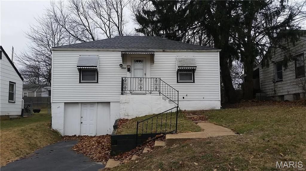 Image 1 of property listing at 9934 Lackland Road, Overland, MO 63114