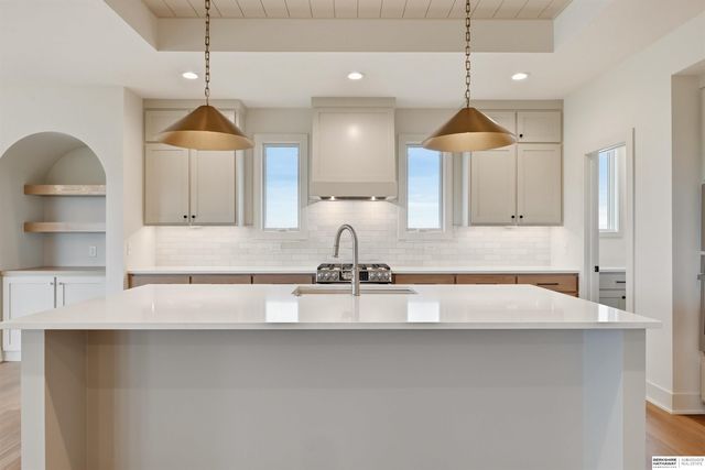 21225 Sunburst Avenue, Elkhorn, NE 68022