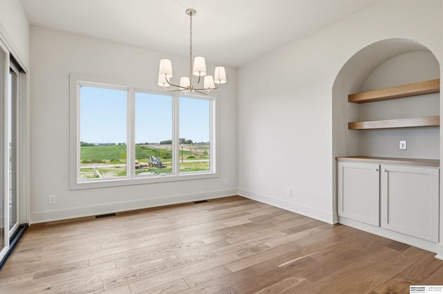 21225 Sunburst Avenue, Elkhorn, NE 68022