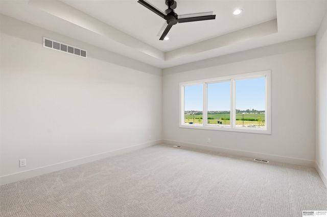 21225 Sunburst Avenue, Elkhorn, NE 68022