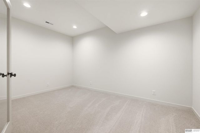 21225 Sunburst Avenue, Elkhorn, NE 68022