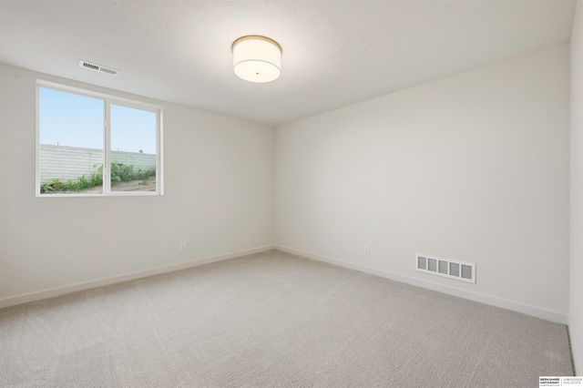 21225 Sunburst Avenue, Elkhorn, NE 68022