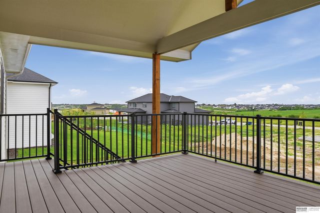 21225 Sunburst Avenue, Elkhorn, NE 68022
