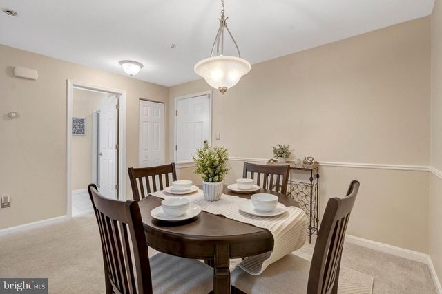 13621 Garfield Pl Apt 302, Woodbridge, VA 22191