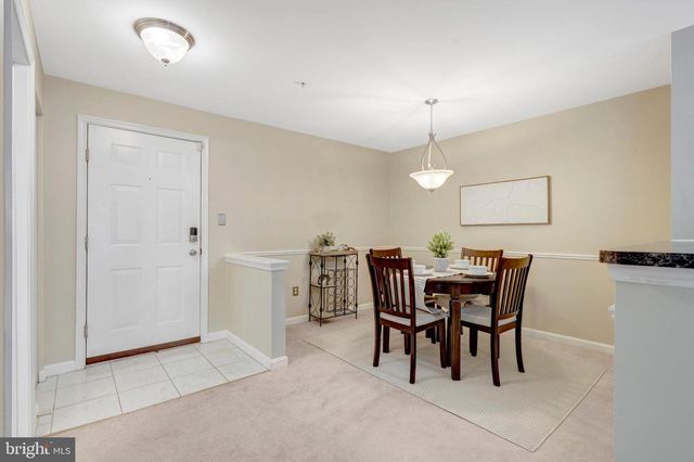 13621 Garfield Pl Apt 302, Woodbridge, VA 22191