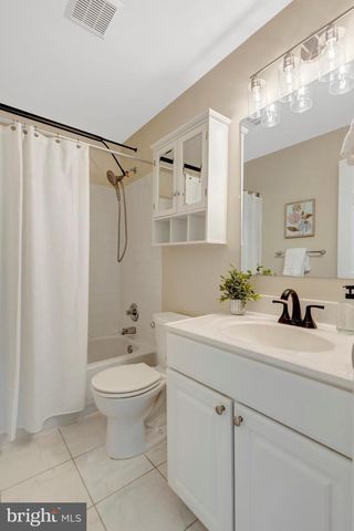 13621 Garfield Pl Apt 302, Woodbridge, VA 22191