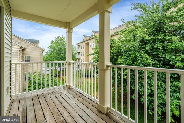 13621 Garfield Pl Apt 302, Woodbridge, VA 22191