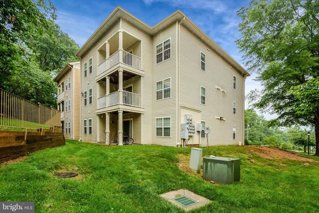 13621 Garfield Pl Apt 302, Woodbridge, VA 22191