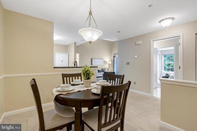 13621 Garfield Pl Apt 302, Woodbridge, VA 22191