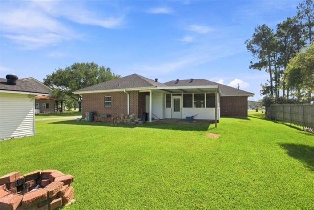 7912 Lake Street, Lake Charles, LA 70605