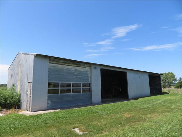 27880 Cedar Niles Road, Paola, KS 66071