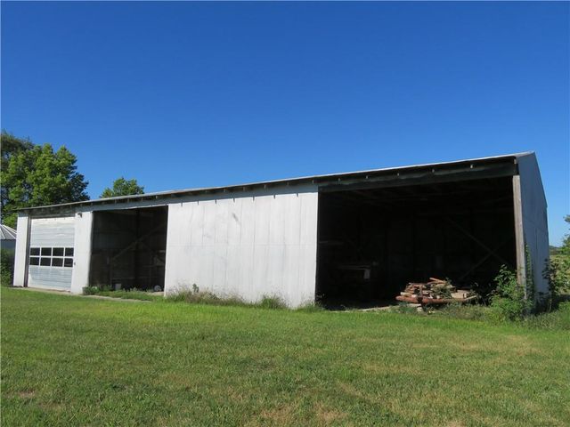 27880 Cedar Niles Road, Paola, KS 66071
