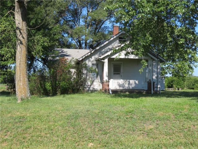 27880 Cedar Niles Road, Paola, KS 66071