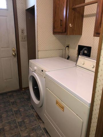 10401 Ozga Street, Romulus, MI 48174