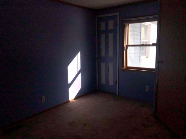 10401 Ozga Street, Romulus, MI 48174