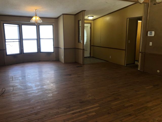 10401 Ozga Street, Romulus, MI 48174