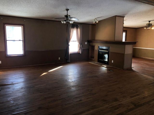 10401 Ozga Street, Romulus, MI 48174