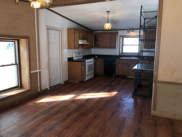 10401 Ozga Street, Romulus, MI 48174