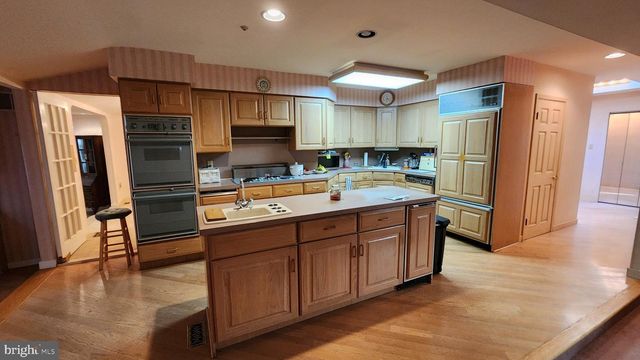 26 BRIARWOOD DR, Voorhees, NJ 08043