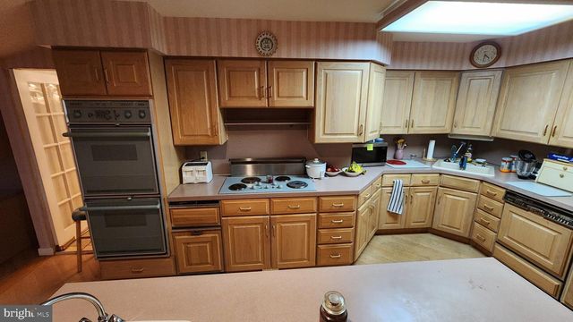 26 BRIARWOOD DR, Voorhees, NJ 08043