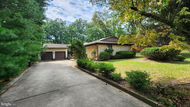 26 BRIARWOOD DR, Voorhees, NJ 08043