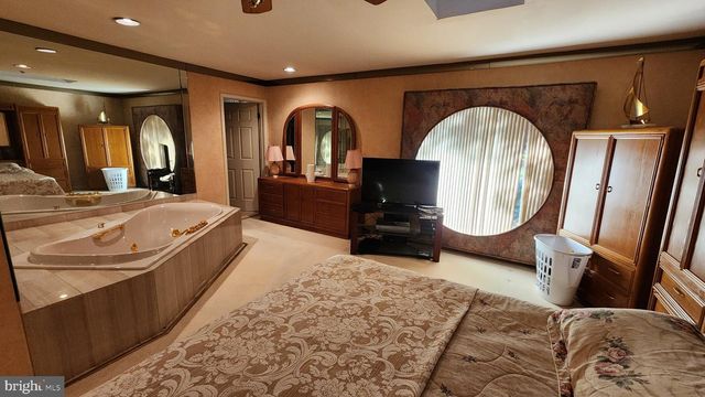 26 BRIARWOOD DR, Voorhees, NJ 08043