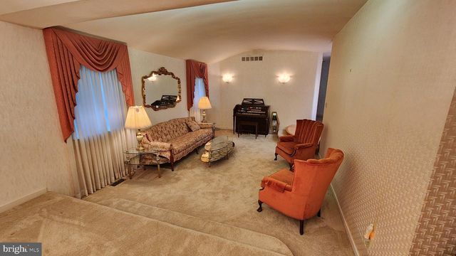 26 BRIARWOOD DR, Voorhees, NJ 08043