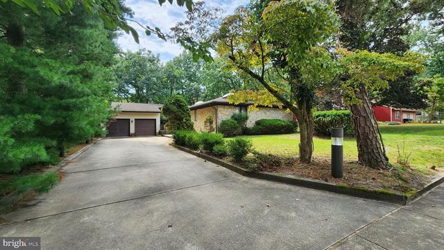 26 BRIARWOOD DR, Voorhees, NJ 08043