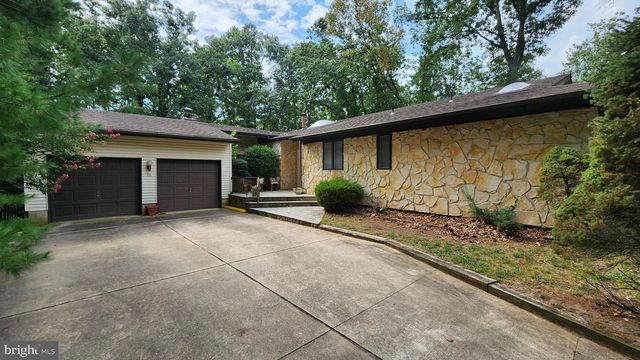 26 BRIARWOOD DR, Voorhees, NJ 08043