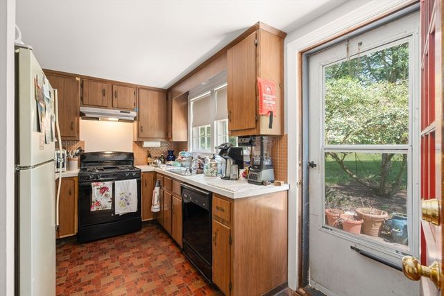 122 Sandy Valley Road, Dedham, MA 02026