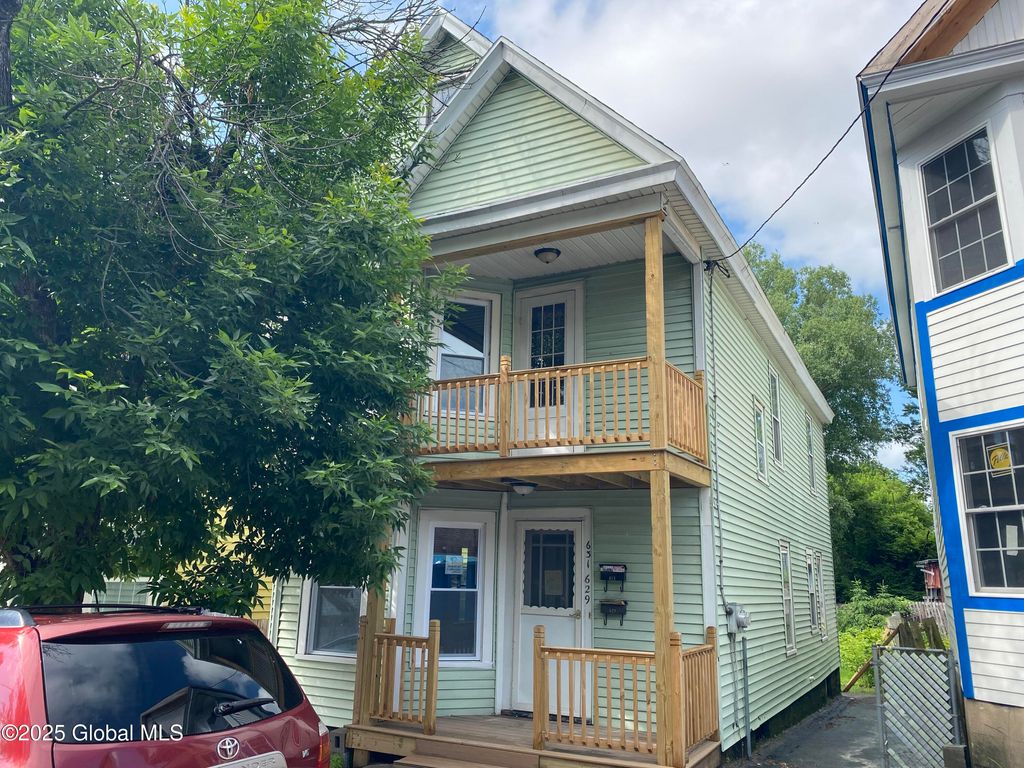 629 Lang Street, Schenectady, NY 12308
