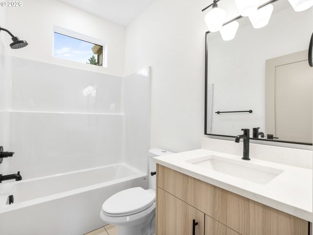 1247 Sw Hume Ct, Portland, OR 97219