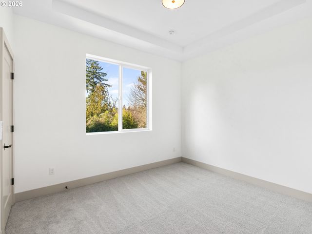 1247 Sw Hume Ct, Portland, OR 97219