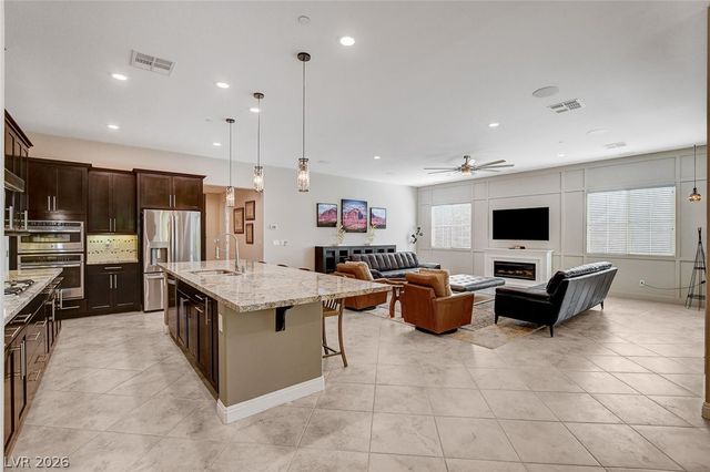 901 Gatesbridge Avenue, Henderson, NV 89012
