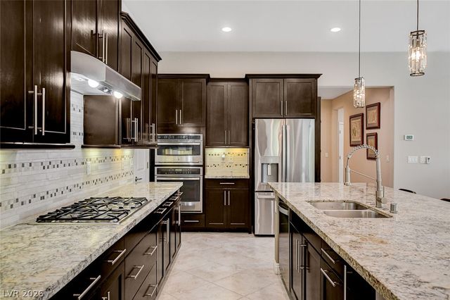 901 Gatesbridge Avenue, Henderson, NV 89012
