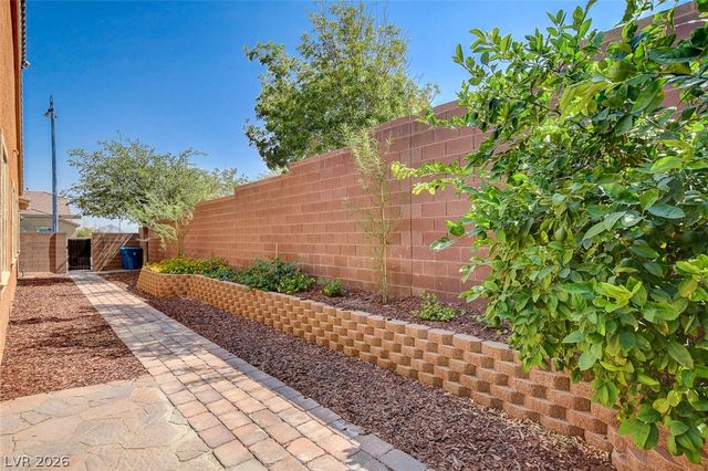 901 Gatesbridge Avenue, Henderson, NV 89012