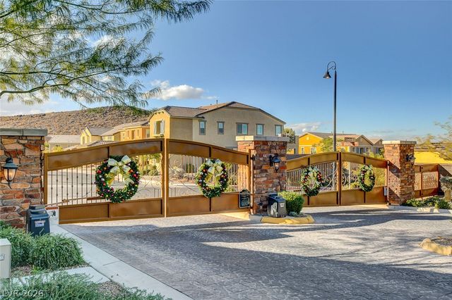 901 Gatesbridge Avenue, Henderson, NV 89012