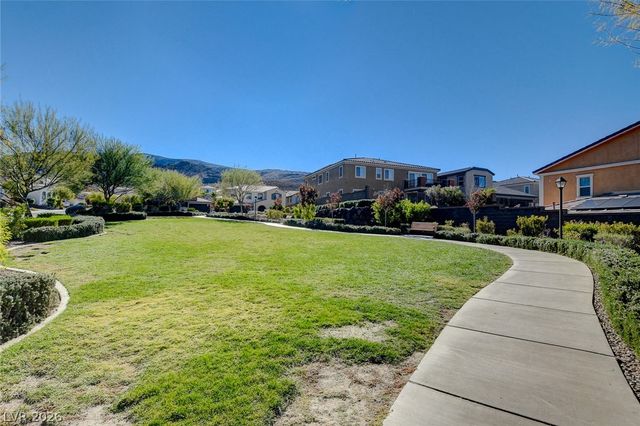 901 Gatesbridge Avenue, Henderson, NV 89012