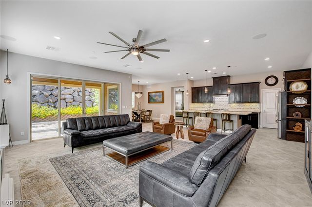 901 Gatesbridge Avenue, Henderson, NV 89012