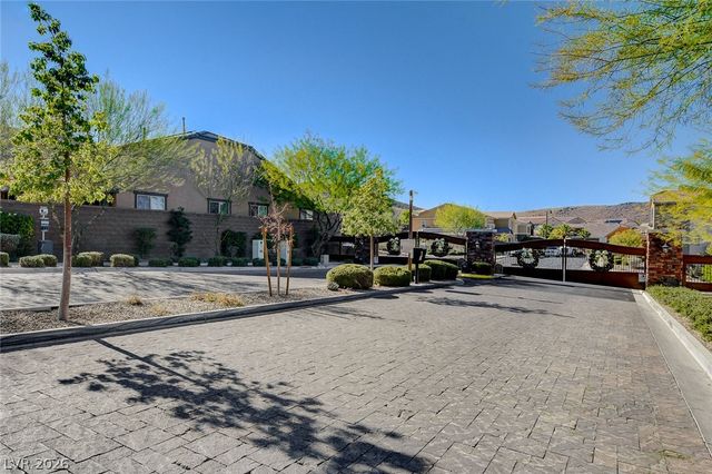 901 Gatesbridge Avenue, Henderson, NV 89012