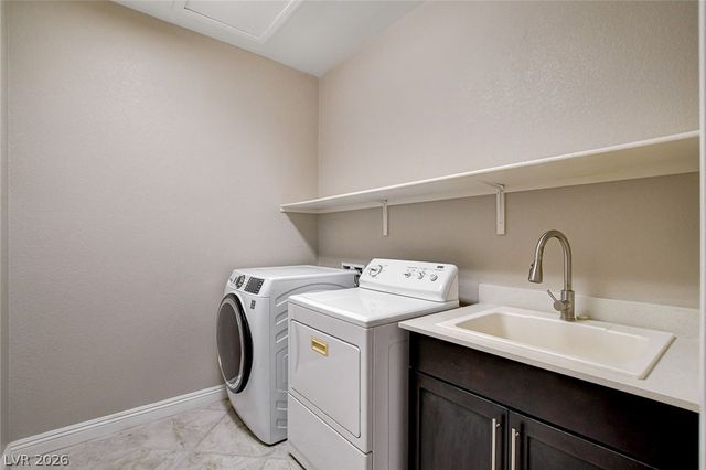 901 Gatesbridge Avenue, Henderson, NV 89012