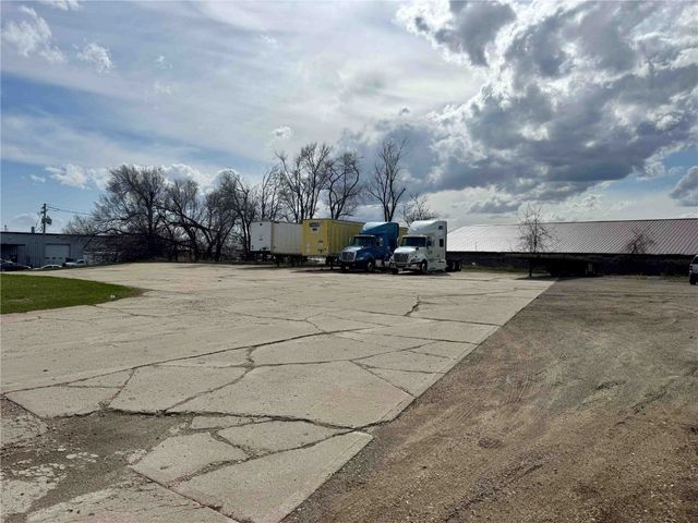 2830 6th Street SW, Cedar Rapids, IA 52404