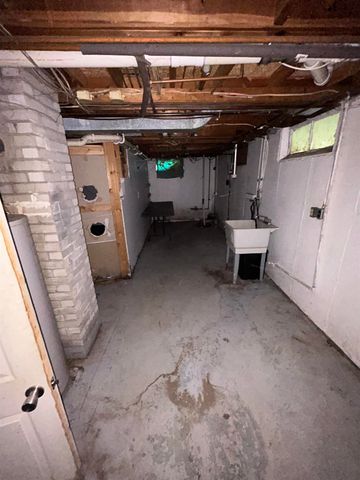 5323 Elmsford Drive, Flint, MI 48532