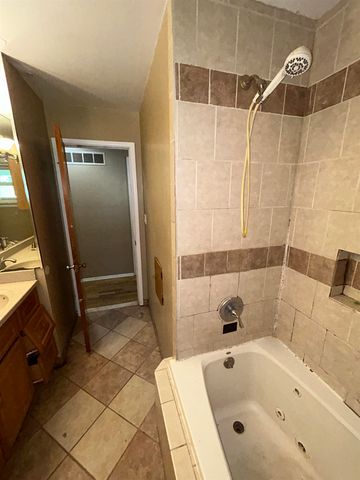 5323 Elmsford Drive, Flint, MI 48532